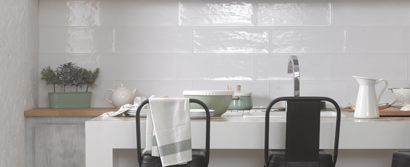 Geflieste Rückwand für die Küche - große Auswahl, viele Dekore. Zeitlos.