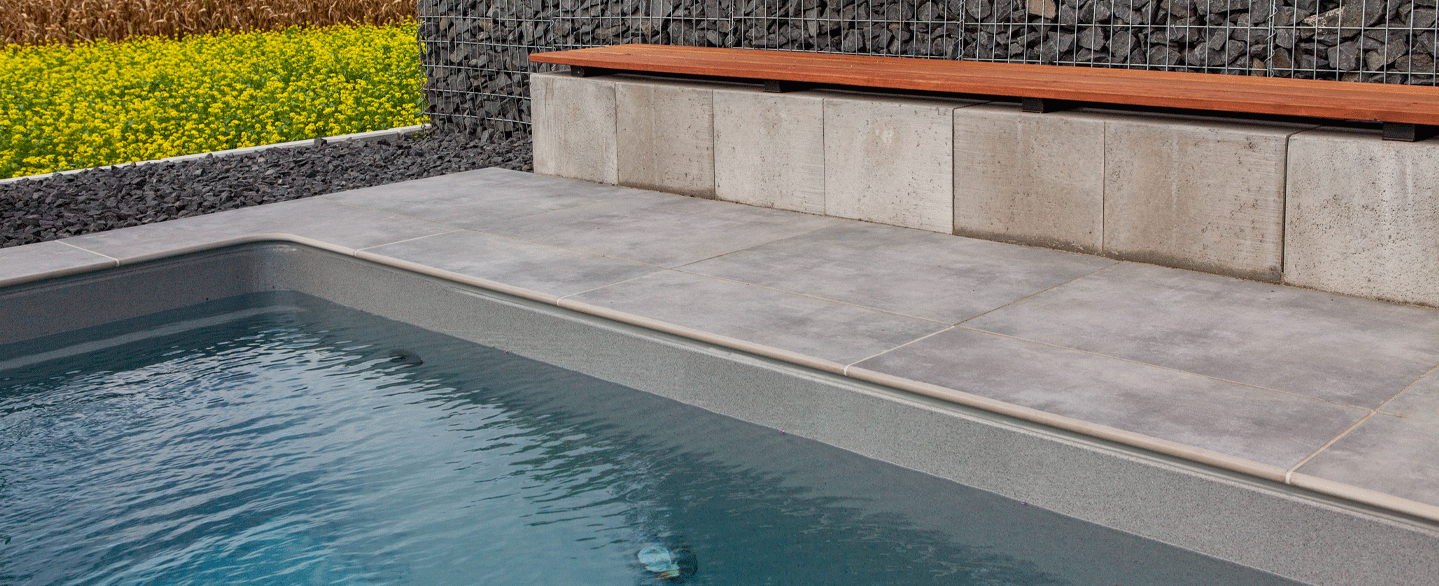 Pool Umrandung & Verkleidung - Naturstein & Keramik vom Profi