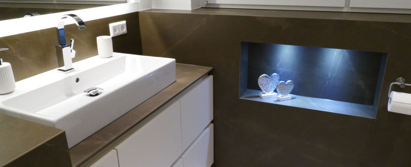 Wandverkleidung im Badezimmer aus dem Material Pulpis Brown