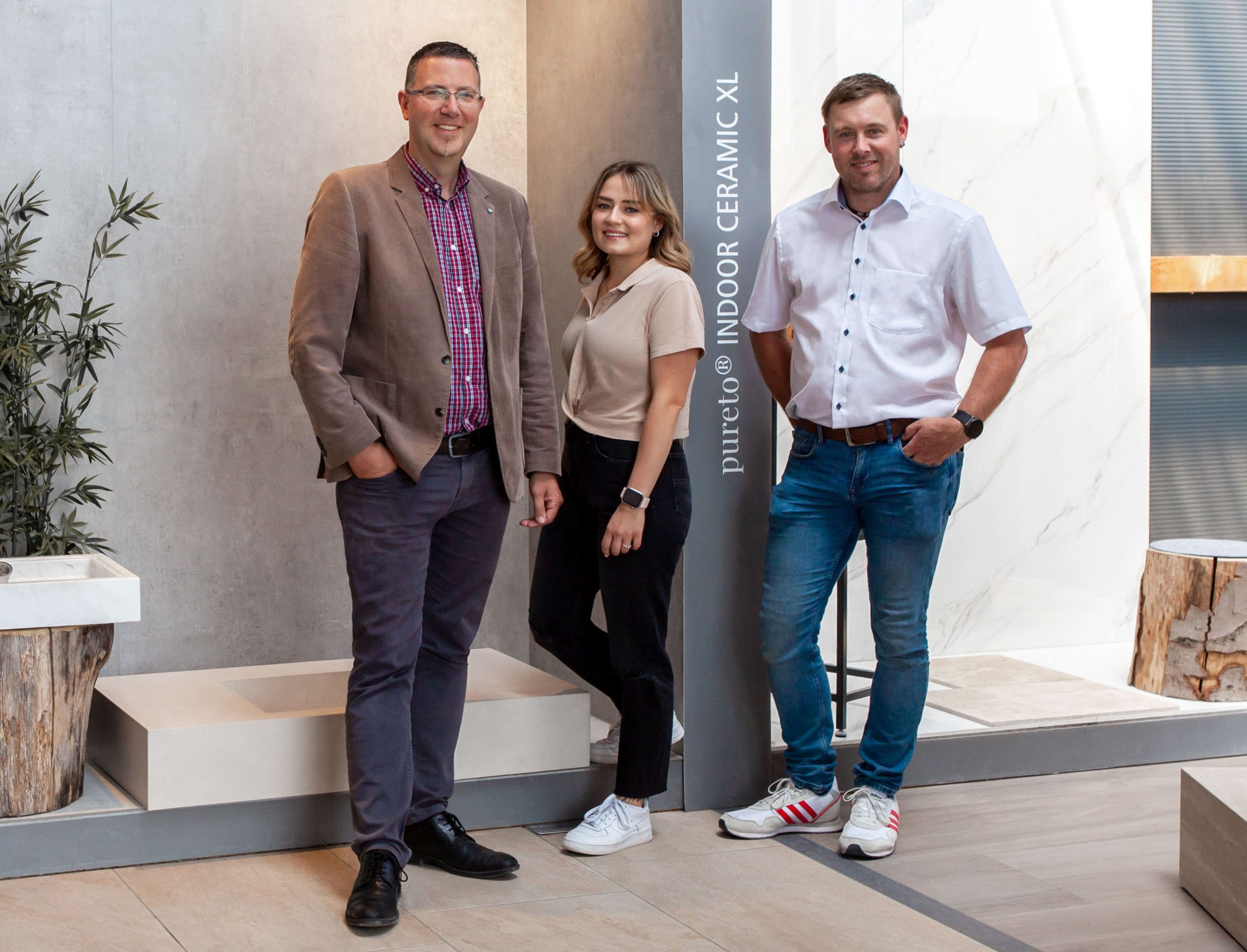 Michael Huhle, Regine Binz und Robert Maier sind Ansprechpartner der Dinger Stone GmbH im Bereich Fliesen