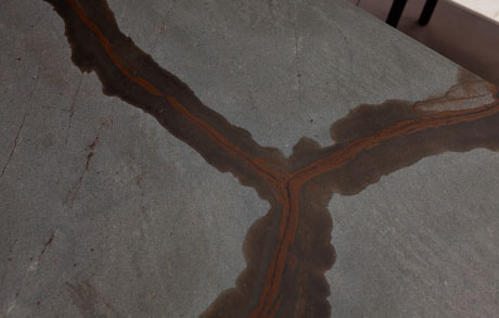 natursteintischplatte-sambarock-natursteinesstisch-detailfoto Detailaufnahme Samba Rock Adern