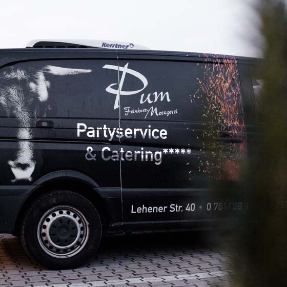 foodtruck-pum-rasterbild Foodtruck von der Metzgerei Pum- Partyservice & Catering.