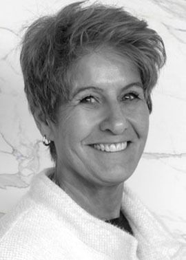 Portrait von Mitarbeiterin Marina Matuschek, Vertriebsaussendienst Küchen