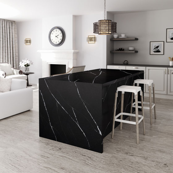 Kücheninsel in schwarz mit weißen Adern aus Quarzstein Eternal Marquina