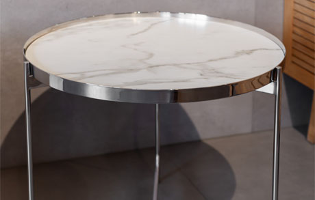 coffeetable-beistelltisch-couchtisch-marmowhite-keramiktisch-chromtrend Couchtisch mit Chromgestell und Keramiktischplatte aus pureto Marmo White