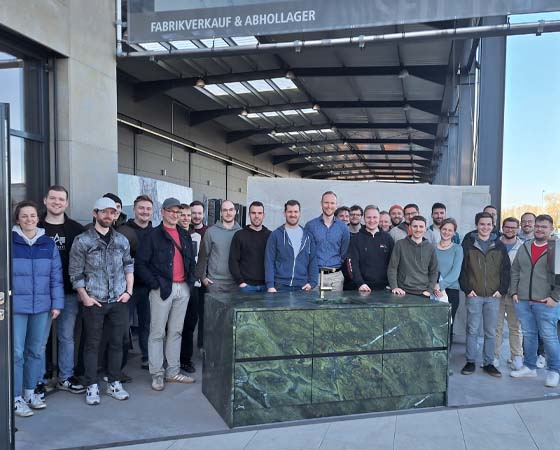 schulung-schreinermeister-meisterschule-gruppenfoto-fwg-freiburg Gruppenfoto der angehenden Schreinermeister der FWG Freiburg