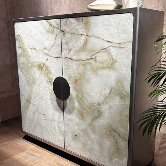 natursteindesign-natursteinmoebel-schrank-designmesse-italien Schrank mit Schranktürfronten aus Naturstein