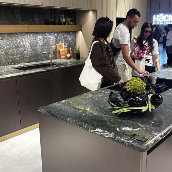 trendmesse-salonedelmobile-natursteindesign-kuechentrends-rundeecken Küchentrends aus Naturstein