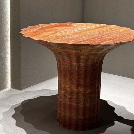 trendmesse-salonedelmobile-steindesign-natursteintisch Designsteintisch aus orangenem Naturstein