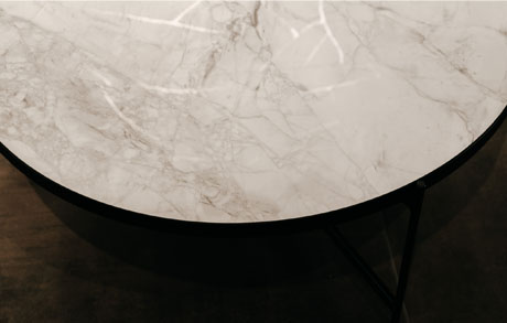 coffeetable-beistelltisch-couchtisch-keramikplatte-xgloss-bergen-rund Details von Keramik Bergen XGloss
